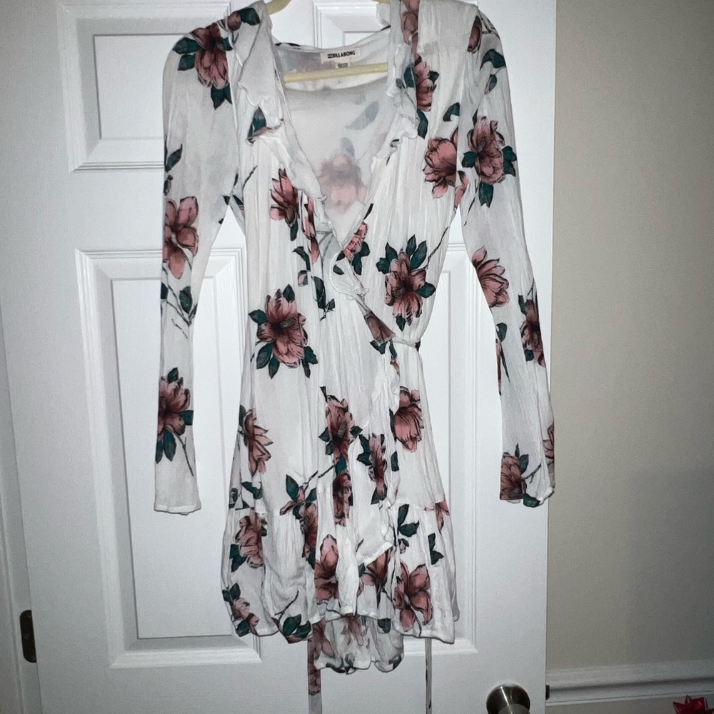 Billabong white wrap dress
